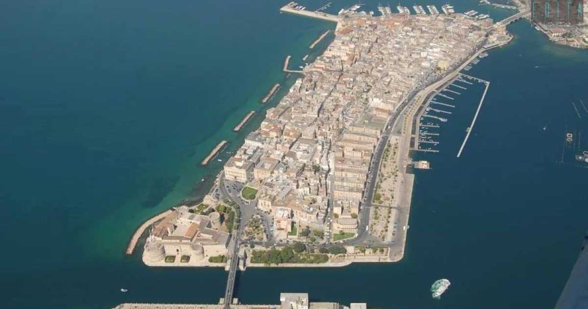 La bellezza nascosta di Taranto vecchia: una piccola isola abbandonata al degrado